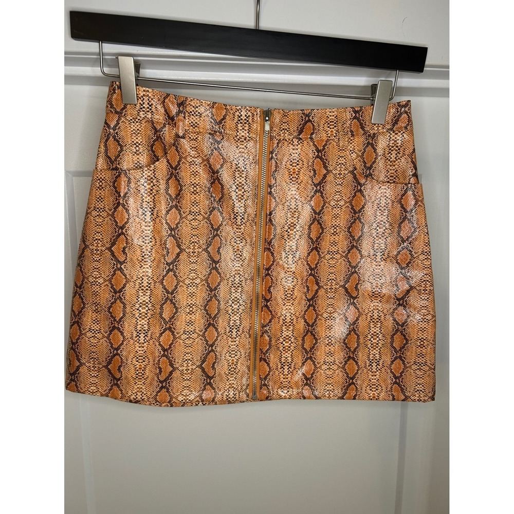 NEW Wild Honey Womens Orange Snakeskin Faux Leather Zip Front‎ Mini Skirt Baddie